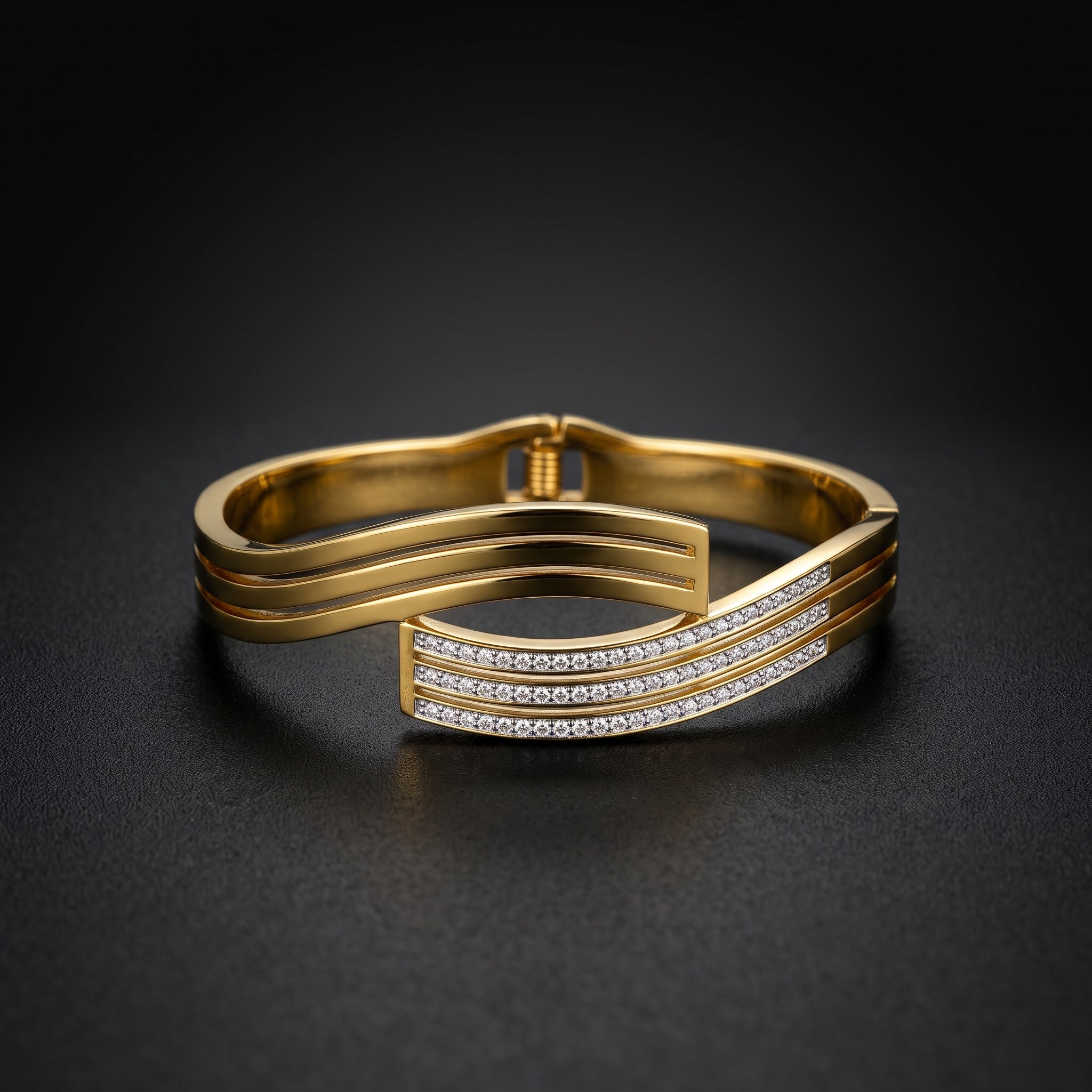 Trinity Sweep Gold Bracelet